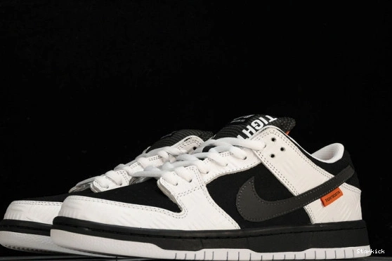 x Nike FD2629-100 Dunk SB Tightbooth Low  0119